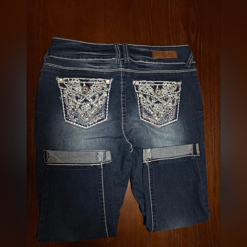 Wallflower  Rhinestone Designer Mid Rise Crop Jeans Size 9
